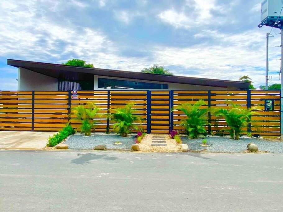فيلا Casa Coral - Great Location - High Speed Internet أوفيتا المظهر الخارجي الصورة